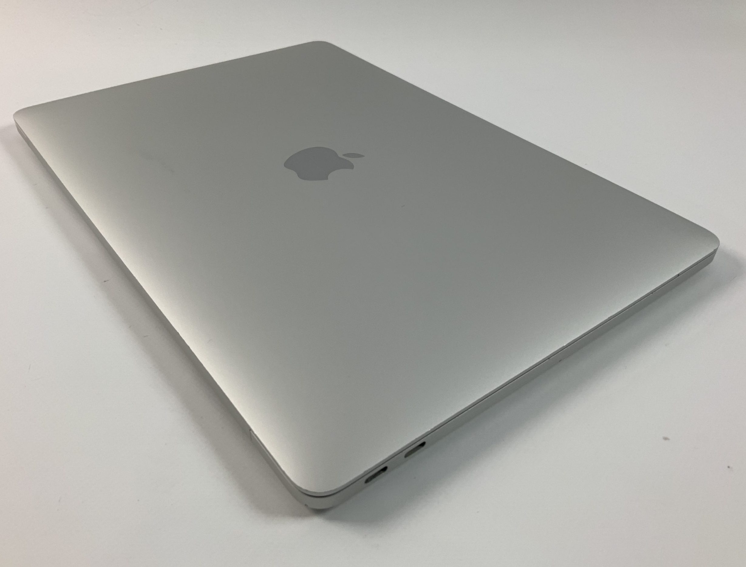 MacBook Pro 13" 2TBT Mid 2017 (Intel Core i5 2.3 GHz 8 GB RAM 256 GB SSD), Silver, Intel Core i5 2.3 GHz, 8 GB RAM, 256 GB SSD, Afbeelding 3